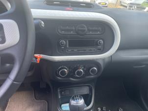 Usados Radio Renault Twingo III (AH) 1.0 SCe 75 12V Precio € 250,00 Norma de margen ofrecido por Autodemontage van de Laar