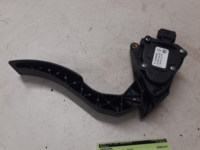 Accelerator pedal from a Renault Clio IV (5R) 1.5 Energy dCi 90 FAP 2015