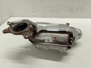 Used Catalytic converter Renault Clio IV (5R) 0.9 Energy TCE 90 12V Price on request offered by Autodemontage van de Laar