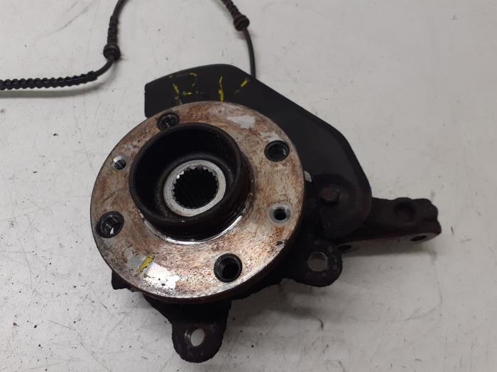 Knuckle, front right from a Renault Twingo II (CN) 1.2 16V 2014