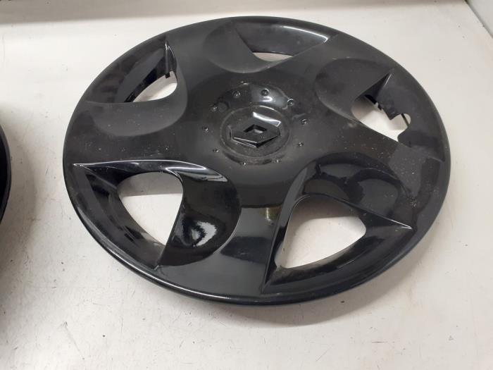 Wheel cover (spare) from a Renault Twingo II (CN) 1.2 16V 2014