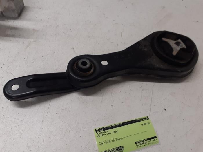 Engine mount from a Volkswagen Polo VI (AW1) 1.0 MPI 12V 2019