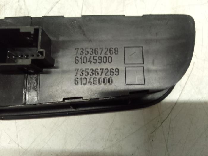 Light switch from a Fiat Punto Evo (199) 1.2 Euro 5 2011
