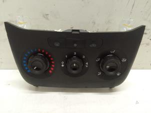 Usagé Panneau de commandes chauffage Fiat Punto Evo (199) 1.2 Euro 5 Prix € 75,00 Règlement à la marge proposé par Autodemontage van de Laar