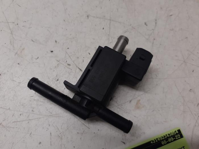 Begagnade Sensor (övriga) Renault Clio IV (5R) 0.9 Energy TCE 90 12V Pris € 30,25 Inklusive moms erbjuds av Autodemontage van de Laar