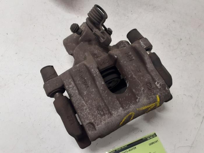 Gebrauchte Bremszange rechts hinten Ford Focus 3 Wagon 1.5 EcoBoost 16V 150 Preis € 50,00 Margenregelung angeboten von Autodemontage van de Laar
