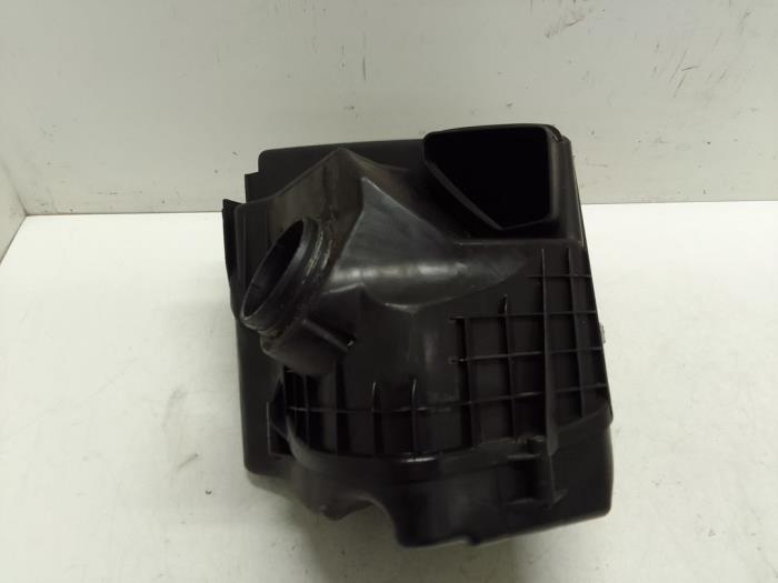 Gebrauchte Luftfiltergehäuse BMW 1 serie (E87/87N) 118i 16V Preis € 85,00 Margenregelung angeboten von Autodemontage van de Laar