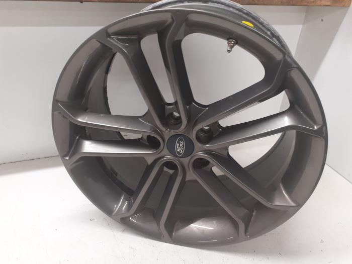 Wheel from a Ford Focus 3 Wagon 1.5 EcoBoost 16V 150 2018