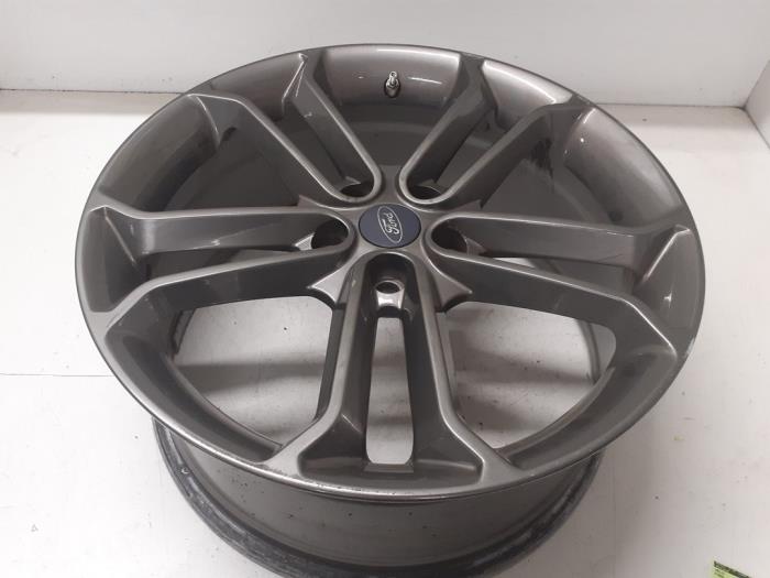 Wheel from a Ford Focus 3 Wagon 1.5 EcoBoost 16V 150 2018