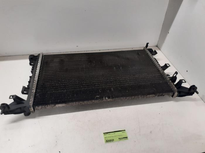 Usagé Radiateur Renault Laguna III Estate (KT) 2.0 16V Prix € 35,00 Règlement à la marge proposé par Autodemontage van de Laar