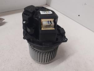 Used Heating and ventilation fan motor Renault Clio V (RJAB) 1.0 TCe 90 12V Price € 102,85 Inclusive VAT offered by Autodemontage van de Laar