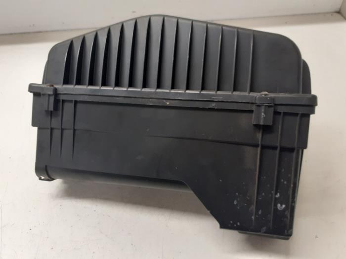Begagnade Luftfilterhus Peugeot 207/207+ (WA/WC/WM) 1.4 Pris € 35,00 Marginaltabell erbjuds av Autodemontage van de Laar