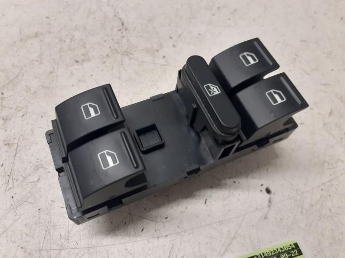 Electric window switch from a Volkswagen Golf Plus (5M1/1KP) 1.4 16V 2010