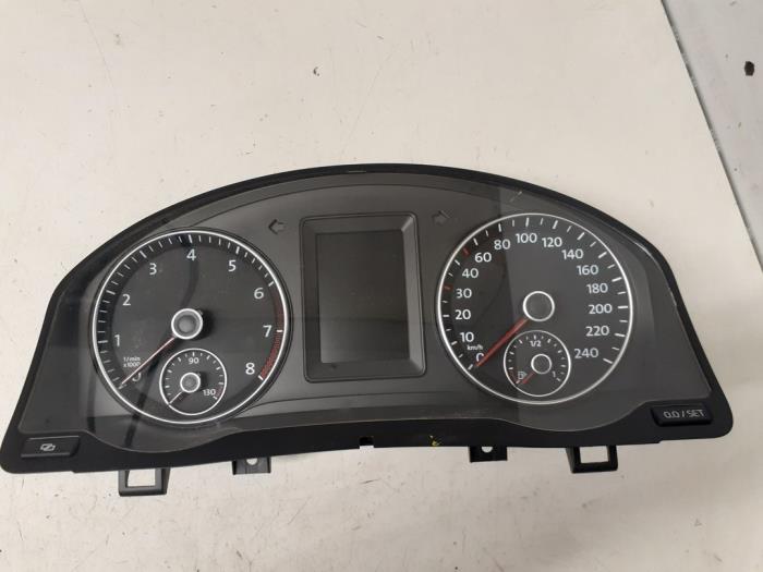 Odometer KM from a Volkswagen Golf Plus (5M1/1KP) 1.4 16V 2010