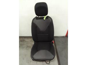 Used Seat, right Renault Clio IV (5R) Price € 175,00 Margin scheme offered by Autodemontage van de Laar