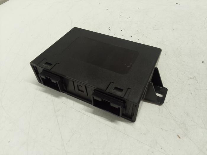 Begagnade PDC-modul Volkswagen Phaeton (3D) 3.2 V6 30V Pris € 50,00 Marginaltabell erbjuds av Autodemontage van de Laar