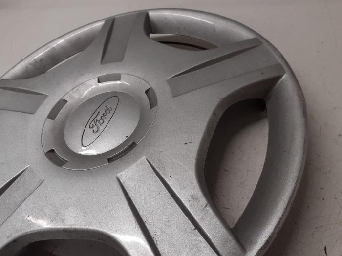 Wheel cover (spare) from a Ford Focus 1 Wagon 1.6 16V 2003