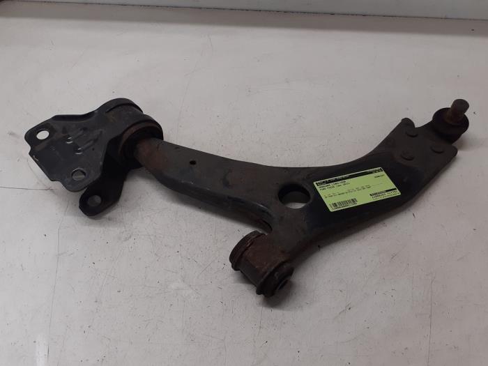 Front wishbone, left from a Ford Focus 3 Wagon 1.6 TDCi ECOnetic 2013