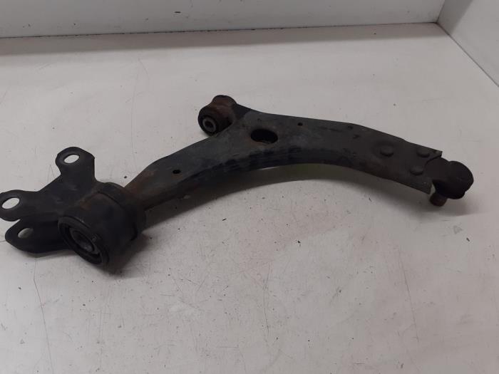 Front wishbone, left from a Ford Focus 3 Wagon 1.6 TDCi ECOnetic 2013