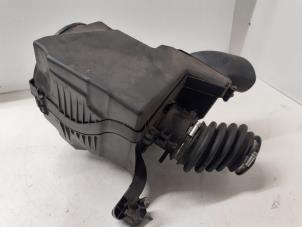 Używane Obudowa filtra powietrza Ford Focus 3 Wagon 1.6 TDCi ECOnetic Cena € 40,00 Procedura marży oferowane przez Autodemontage van de Laar