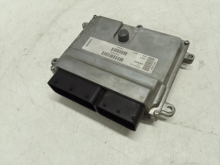 Used Engine management computer Volvo V50 (MW) 2.4 20V Price € 150,00 Margin scheme offered by Autodemontage van de Laar