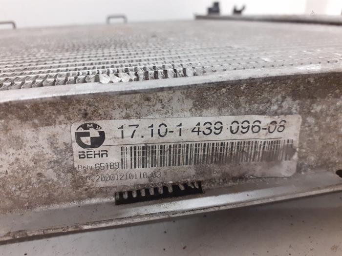 Gebrauchte Kühler BMW X5 (E53) 4.4 V8 32V Preis € 25,00 Margenregelung angeboten von Autodemontage van de Laar
