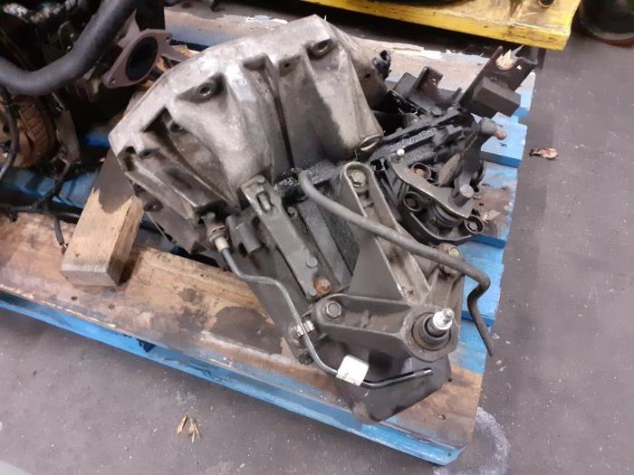 Gearbox from a Nissan NV 200 (M20M) 1.5 dCi 90 2013