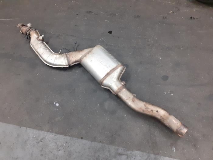 Gebrauchte Auspuff Mitteldämpfer BMW 5 serie Touring (F11) 520d 16V Preis € 150,00 Margenregelung angeboten von Autodemontage van de Laar