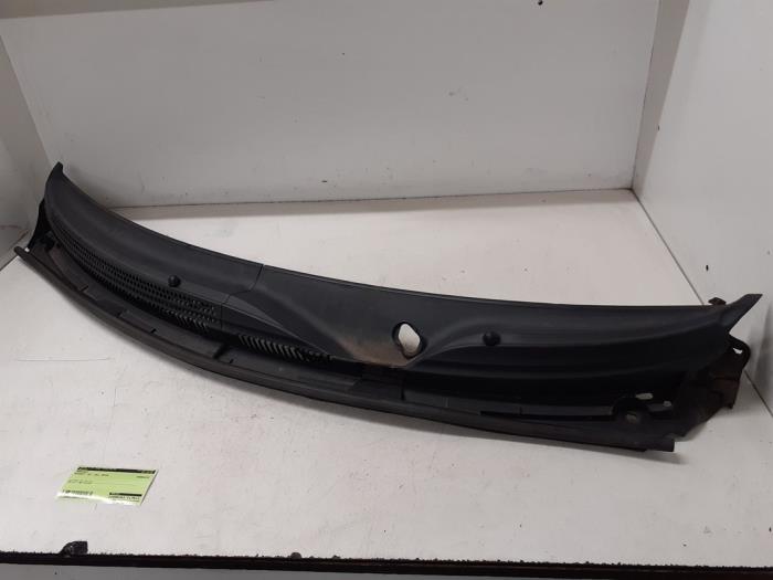 Begagnade Torpedgaller Peugeot 107 1.0 12V Pris € 50,00 Marginaltabell erbjuds av Autodemontage van de Laar