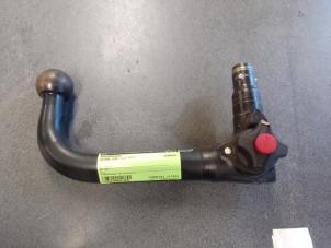 Usagé Boule crochet de traction Nissan Juke (F15) 1.6 16V Prix € 75,00 Règlement à la marge proposé par Autodemontage van de Laar