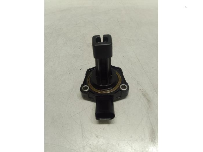 Ölstandsensor van een Skoda Roomster (5J) 1.2 TDI 12V 2011