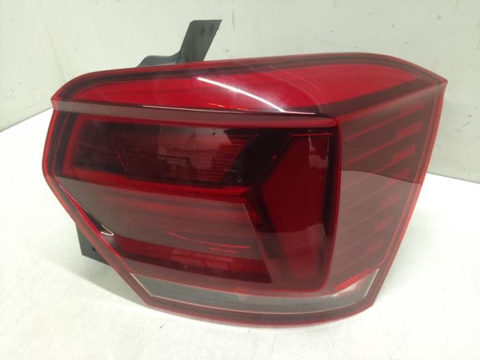 Taillight, right from a Volkswagen Polo VI (AW1) 1.6 TDI 16V 95 2018