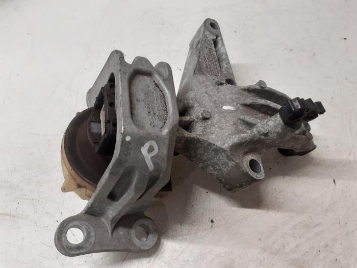 Engine mount from a Renault Grand Scénic III (JZ) 1.5 dCi 110 2013