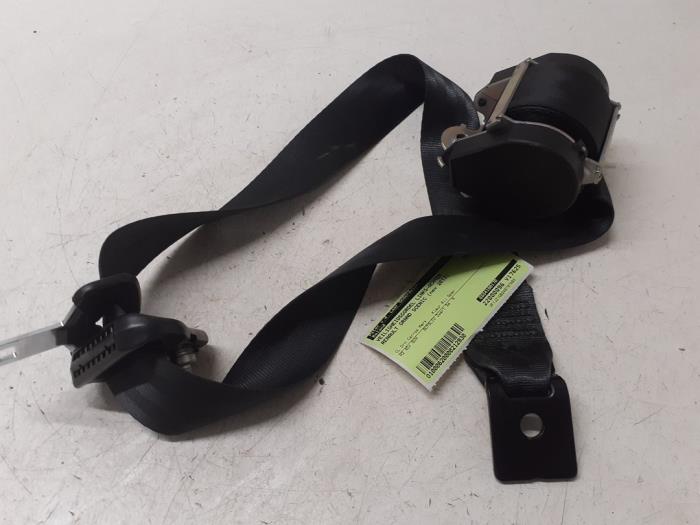 Rear seatbelt, left from a Renault Grand Scénic III (JZ) 1.5 dCi 110 2013
