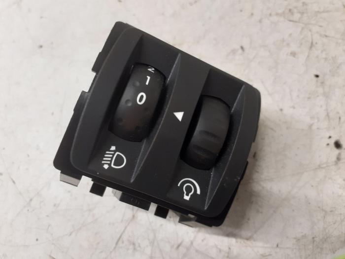 AIH headlight switch from a Renault Grand Scénic III (JZ) 1.5 dCi 110 2013