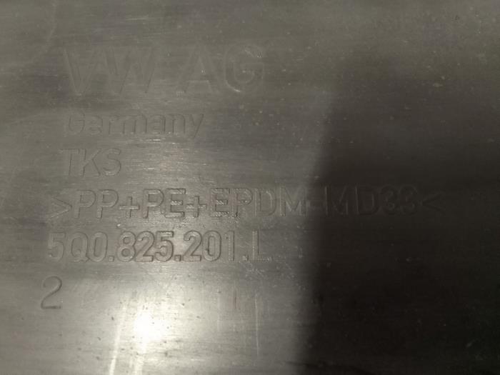 Bash plate from a Volkswagen Golf VII (AUA) 2.0 GTI 16V 2013