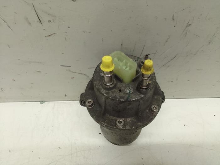 Fuel filter housing from a Opel Combo 1.6 CDTI 16V 2014