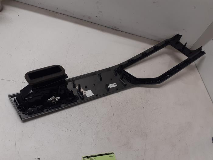 Dashboard part from a Volkswagen Polo VI (AW1) 1.6 TDI 16V 95 2018