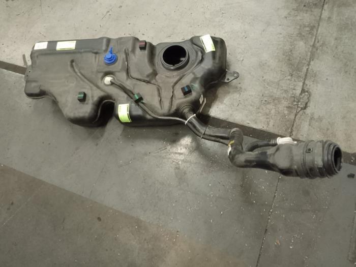 Tank from a Renault Clio V (RJAB) 1.0 TCe 90 12V 2021