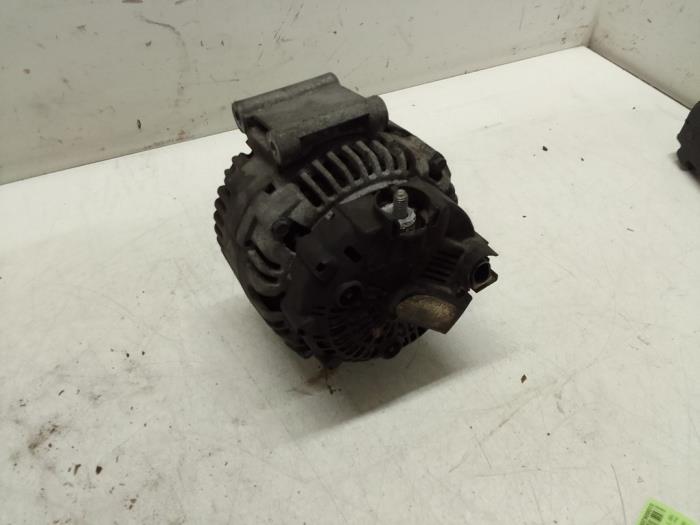 Dynamo van een Mercedes-Benz Viano (639) 3.0 CDI V6 24V 2008