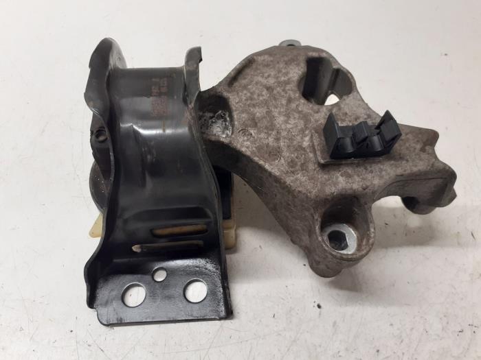 Engine mount from a Renault Kangoo Express (FW) 1.5 dCi 90 FAP 2017