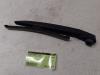Rear wiper arm from a Renault Clio IV Estate/Grandtour (7R) 1.5 Energy dCi 90 FAP 2015