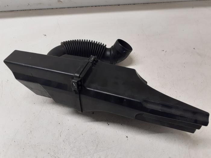Begagnade Luftfilterhus Peugeot 1007 (KM) 1.4 Pris € 35,00 Marginaltabell erbjuds av Autodemontage van de Laar