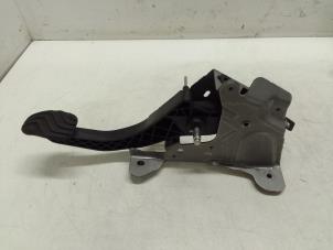 Used Clutch pedal Renault Kadjar (RFEH) 1.5 dCi DPF Price € 65,00 Margin scheme offered by Autodemontage van de Laar