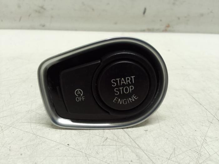 Używane Przelacznik Start/Stop BMW X1 (F48) sDrive 18d 2.0 16V Cena € 40,00 Procedura marży oferowane przez Autodemontage van de Laar