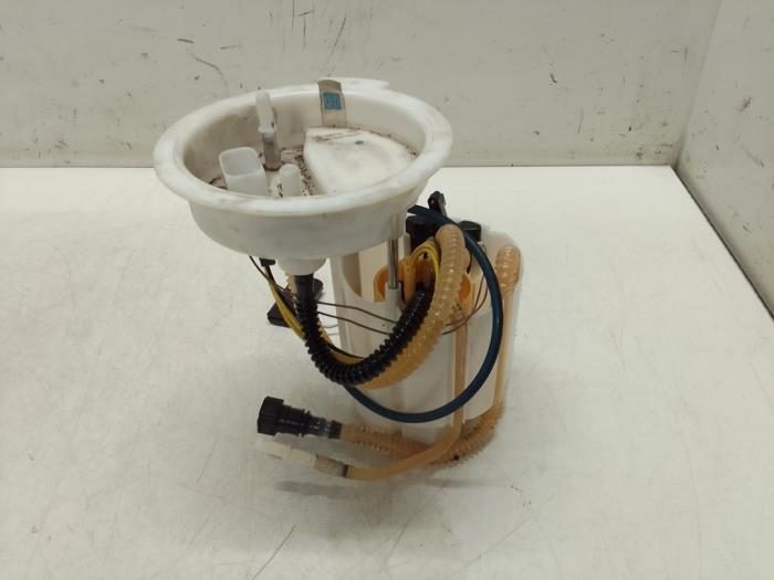 Usagé Pompe d'injection BMW X1 (F48) sDrive 18d 2.0 16V Prix € 125,00 Règlement à la marge proposé par Autodemontage van de Laar