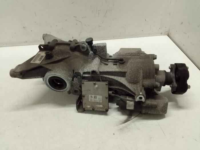Rear differential from a BMW X1 (F48) sDrive 18d 2.0 16V 2015