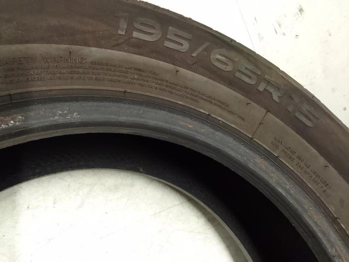 Tyre with tyre size 195/65/15 - LANVIGATOR