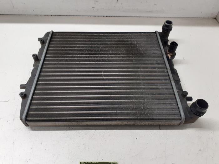 Used Radiator Volkswagen Fox (5Z) 1.2 Price € 25,00 Margin scheme offered by Autodemontage van de Laar