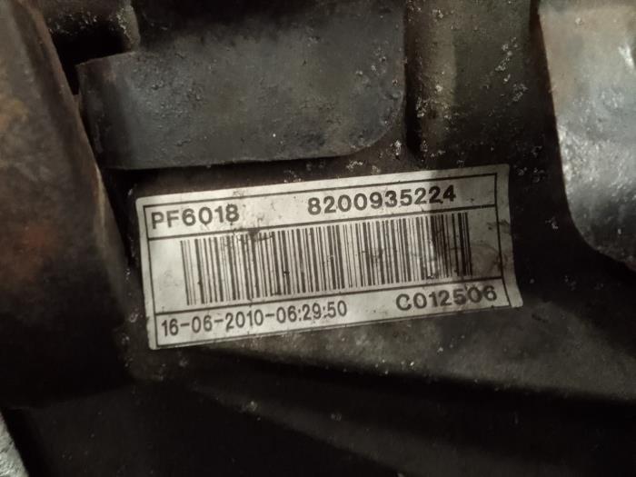 Gearbox from a Renault Master IV (FV) 2.3 dCi 125 16V FWD 2010